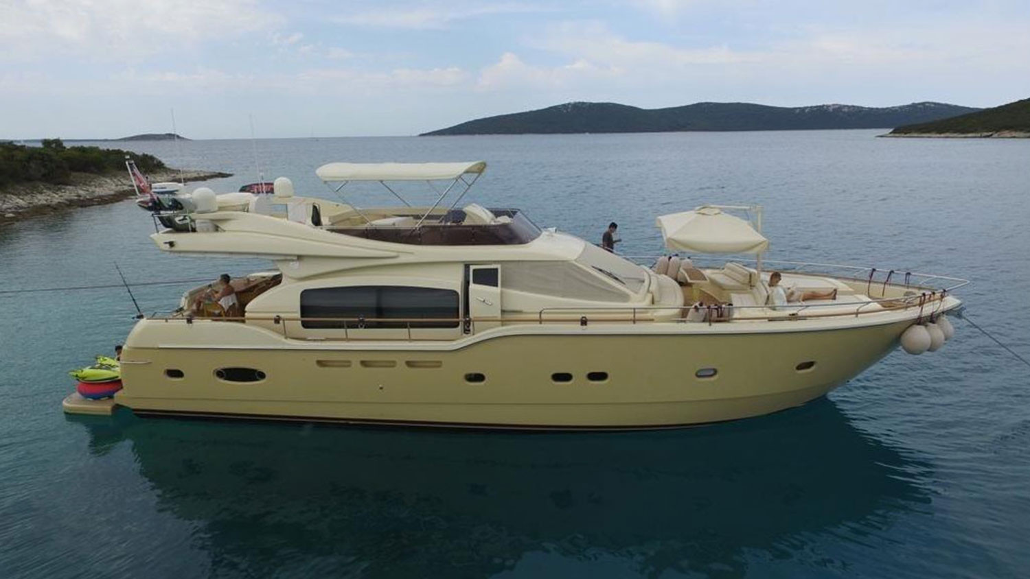 2009 FERRETTI 690 ALTURA