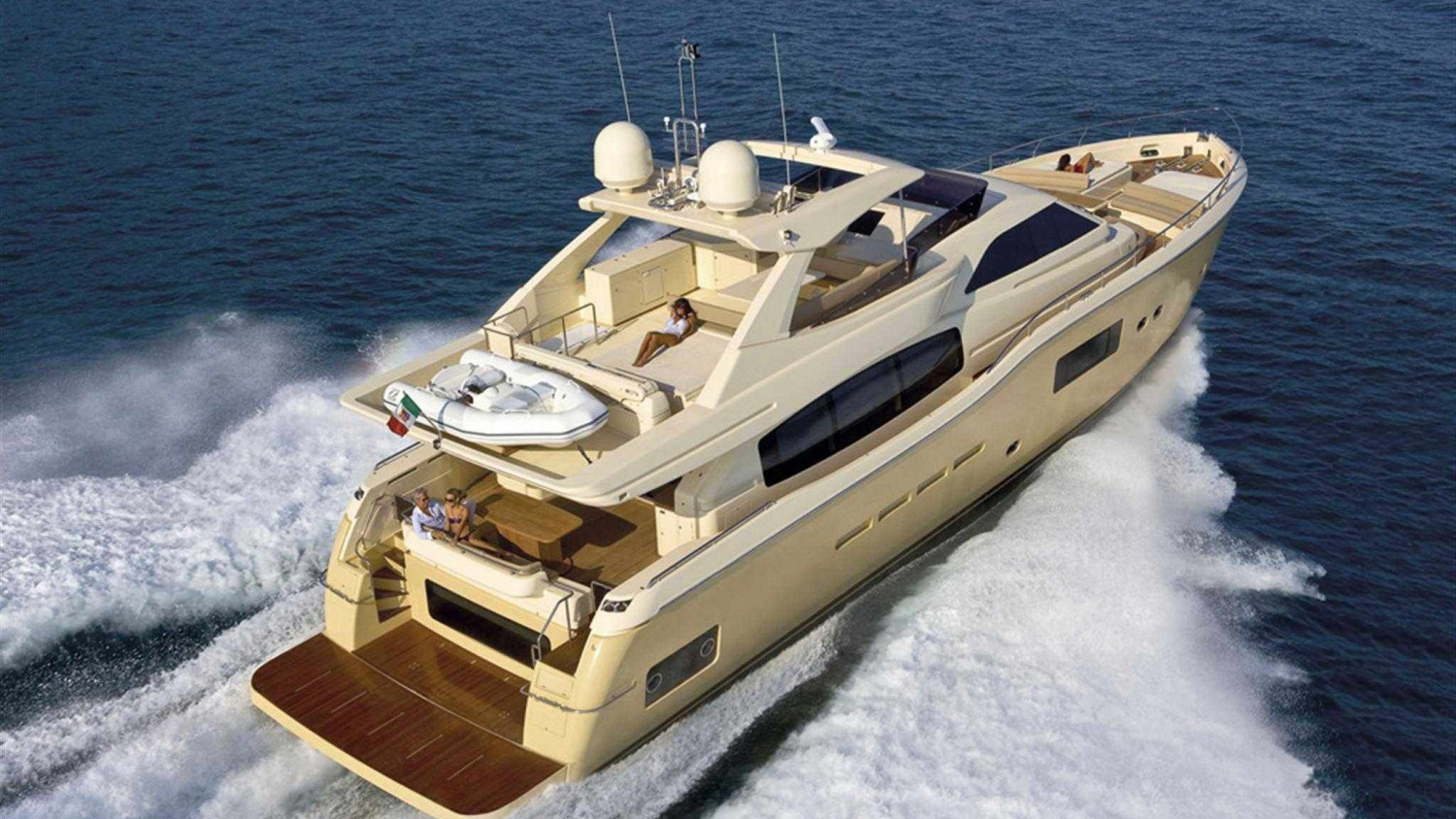 2010 FERRETTI ALTURA 840